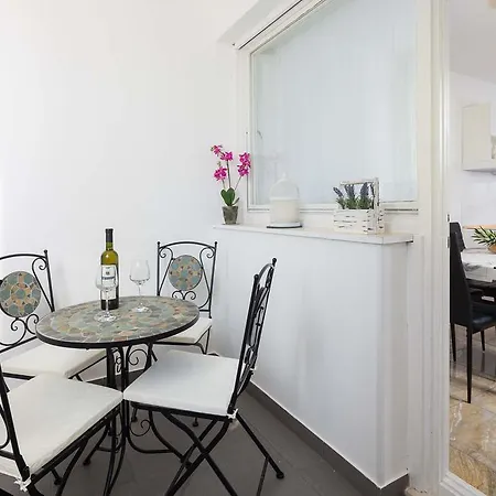 Apartment Charm Of *